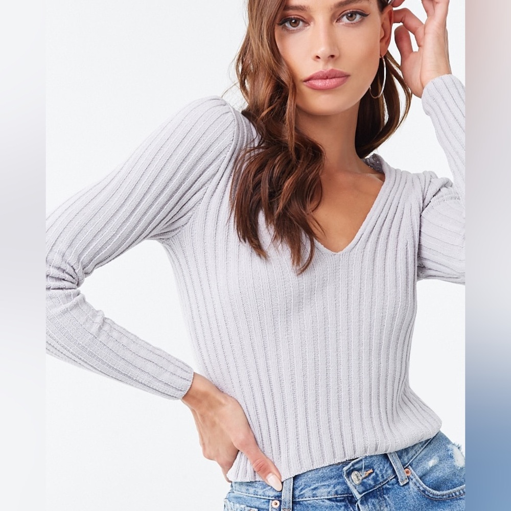 Forever 21 V-Neck Sweater NWOT